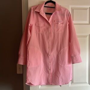 Vineyard Vines Women’s Beach Coverup 100% polyester - dries fast!
